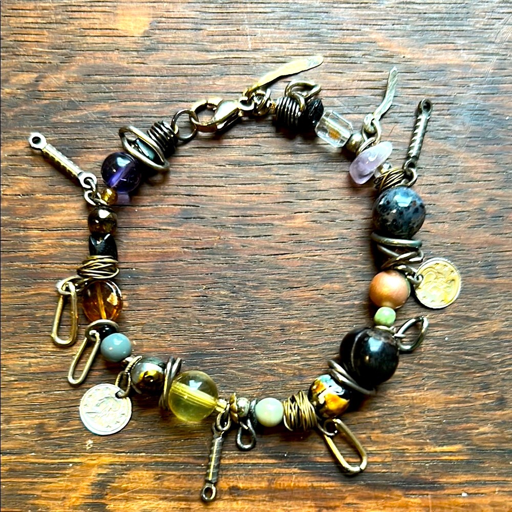 Vintage Metal Charm and Beads Charm Bracelet - Picture 2 of 4